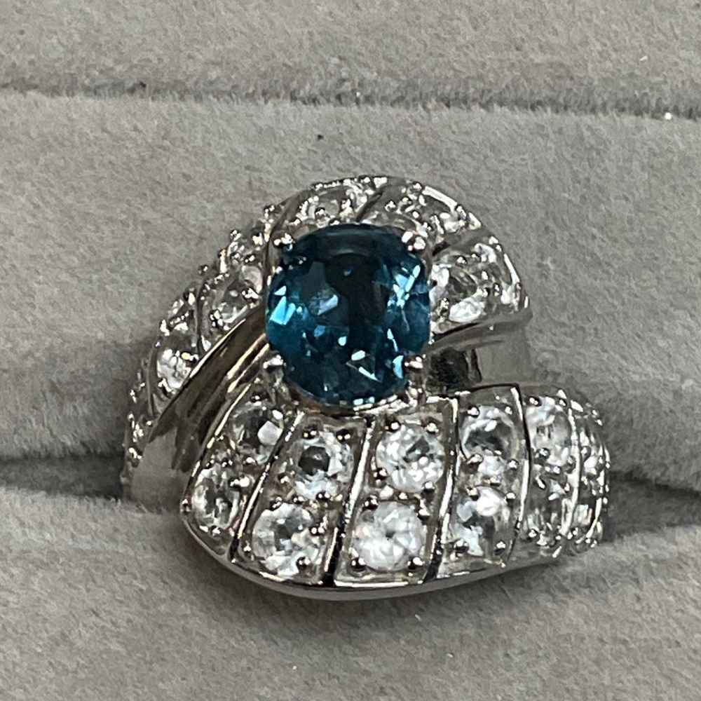 Elegant Sterling Silver and Blue Gemstone Ring